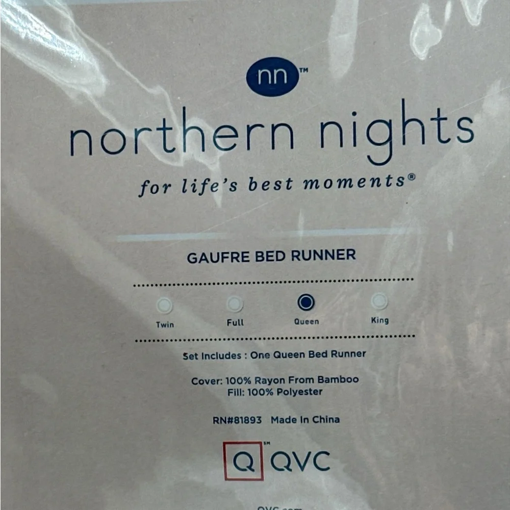 NWT, Northern Lights Bamboo Queen Size Bed Runner